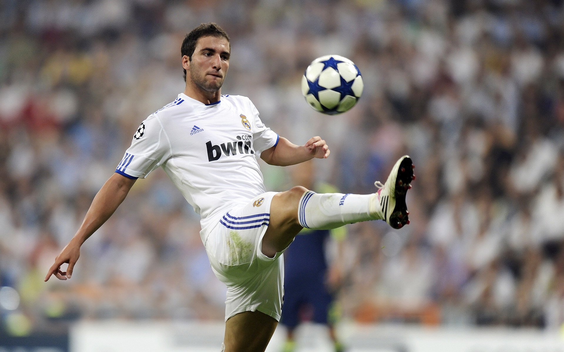 爱游戏app-LOL官方预告引爆热搜：S16将带来“前所未有的大升级”